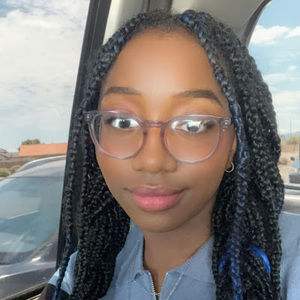 Meet your Posher, Simone